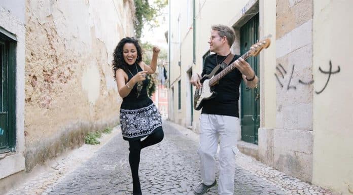 Dúo peruano-estadounidense lleva música en quechua a los Latin Grammy 2022