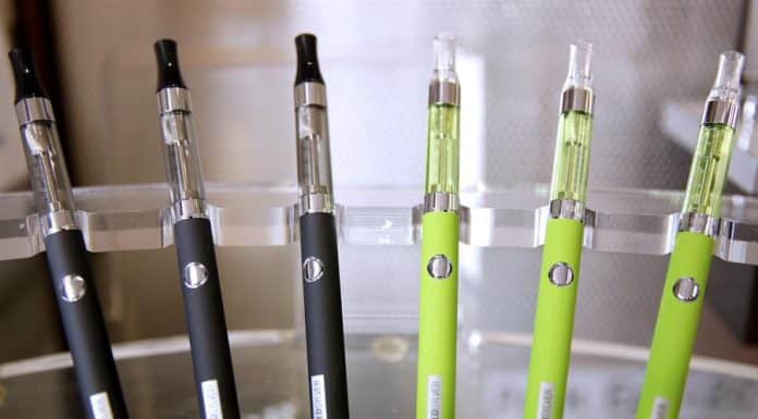 ¿Cigarros electrónicos o tradicionales? Ambos dañan la salud cardiovascular