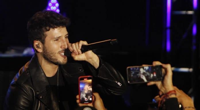 Medellín enciende al ritmo de Yatra sus alumbrados inspirados en Encanto