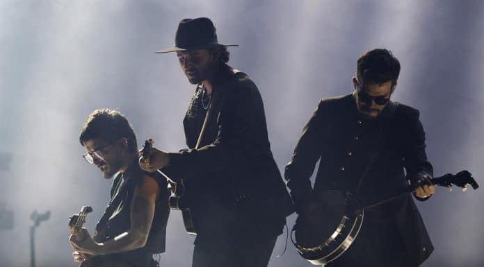 Morat estrena año con una versión mariachi junto a una nieta de Vicente Fernández