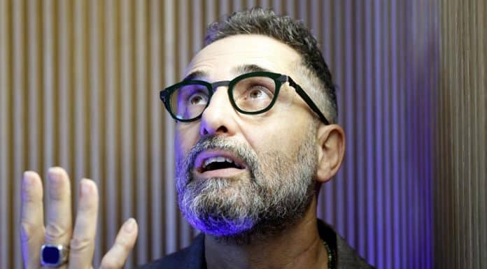 El cantante Jorge Drexler apadrina a Uruguay en Fitur 2023