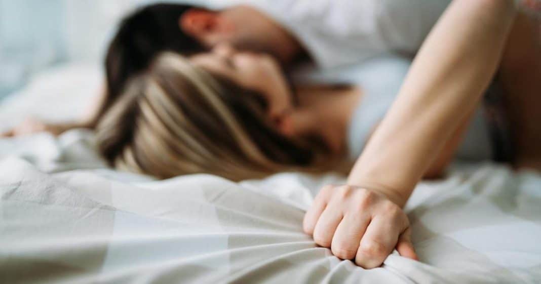 relaciones urofilia pareja