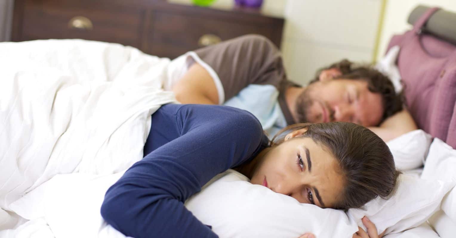 ¿Debo preocuparme si sueño que le soy infiel a mi pareja con otra persona? infiel sueño