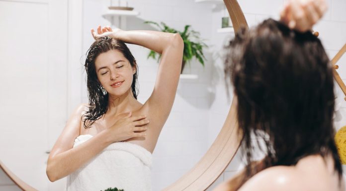 Axilas oscuras: cuál es la causa y cómo mejorar su apariencia