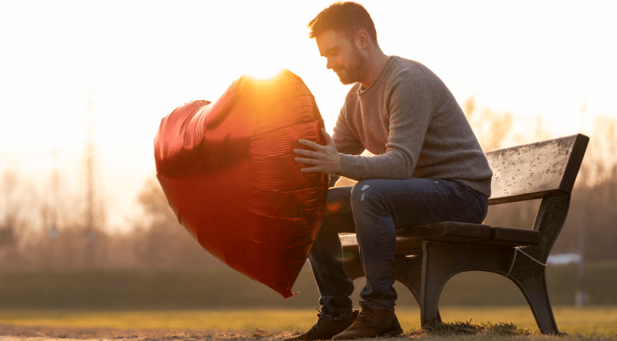 Lo que un hombre siente al enamorarse pero no dice