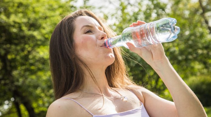 Estas consecuencias las sufre tu cuerpo si no tomas suficiente agua