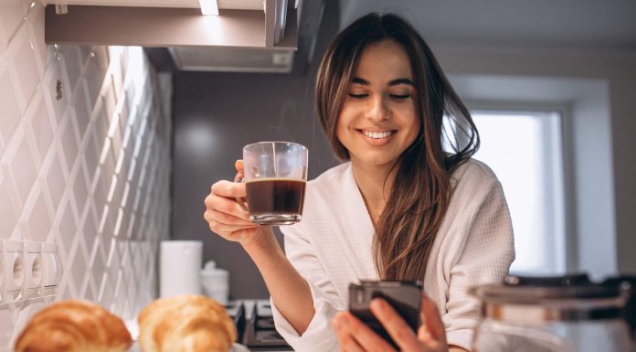 Cuántas tazas de café al día son seguras para el corazón, según la AHA