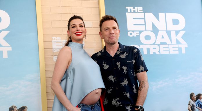 Anne Hathaway presume embarazo y divide opiniones: “De muy mal gusto”