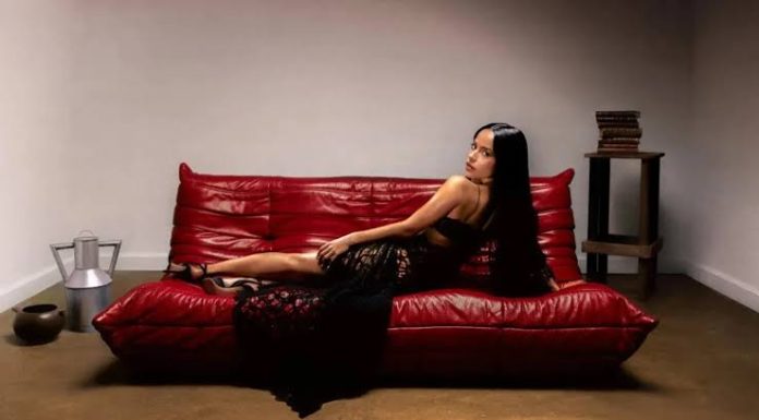 La canción de Becky G que la tiene de nuevo en la cima