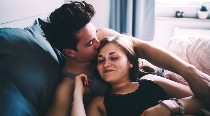 Si tu chico hace esto después del sexo, está muy enamorado