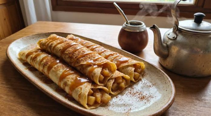 Panqueques de manzana y canela con caramelo