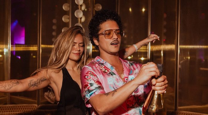 Bruno Mars celoso al ver a Drake bailando con su ‘amor platónico latino’, Karol G: “La recuperaré”