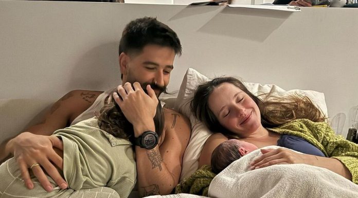 Camilo explica por qué oculta en público el rostro de sus hijas: “Es una tortura”