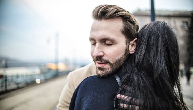 ¿Los guapos están sobrevalorados? Lo que realmente vale en una pareja