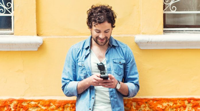 Lo que los hombres más le preguntan a ChatGPT sobre nosotras