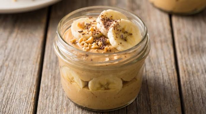 Postre light de banano y maní: listo en 5 minutos y muy nutritivo
