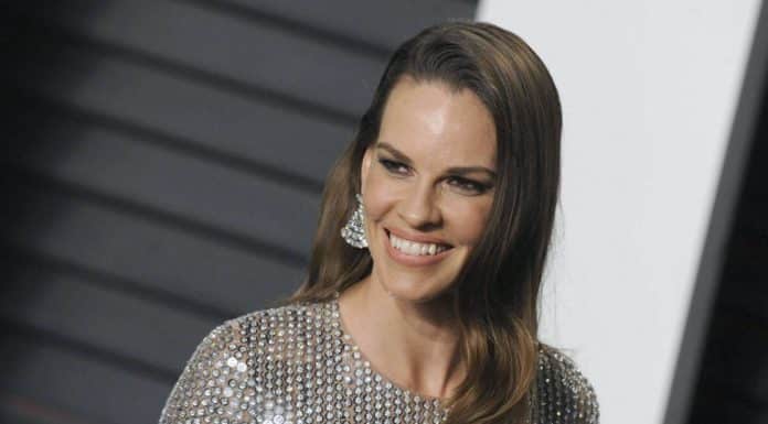 ¡Hilary Swank está embarazada! Espera a su tercer hijo a los 52 años