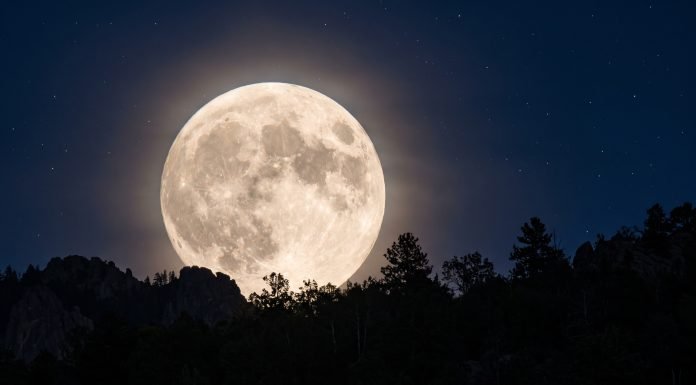 Luna llena de octubre 2026: así afectará cada signo del zodíaco