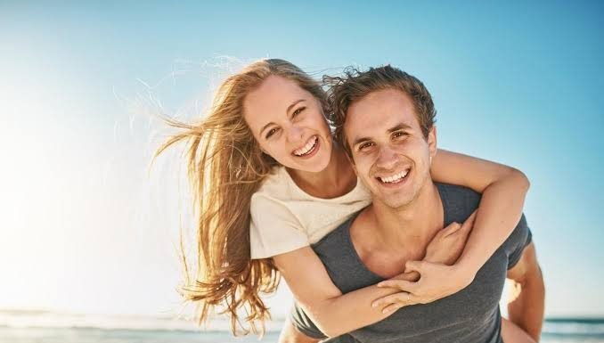 Tipos de mujeres que los hombres guapos y exitosos buscan para casarse