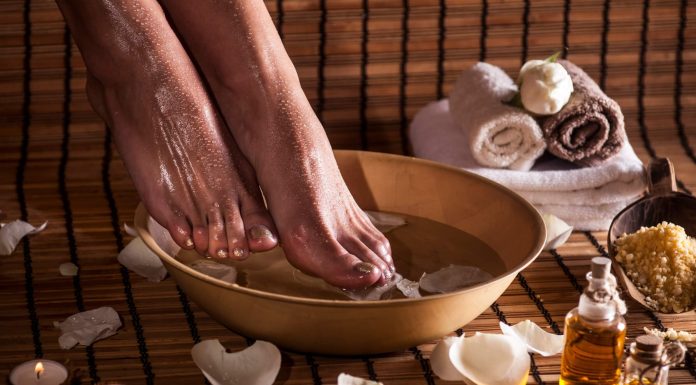 Perfume en los tobillos: el ritual para abrir caminos y atraer buena suerte